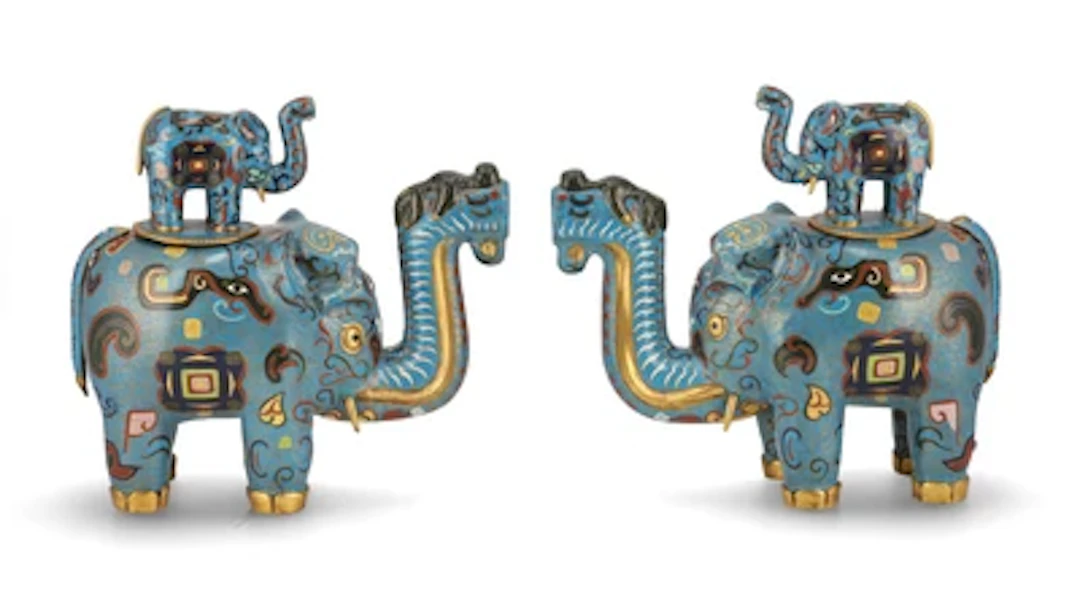 Paar Cloisonné Elefanten - Weihrauchgefäße, China, 20. Jh.