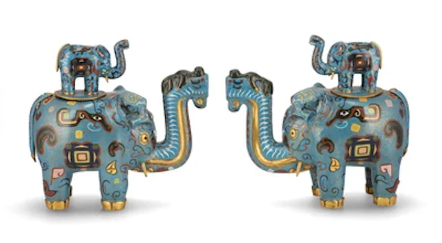 Paar Cloisonné Elefanten - Weihrauchgefäße, China, 20. Jh.