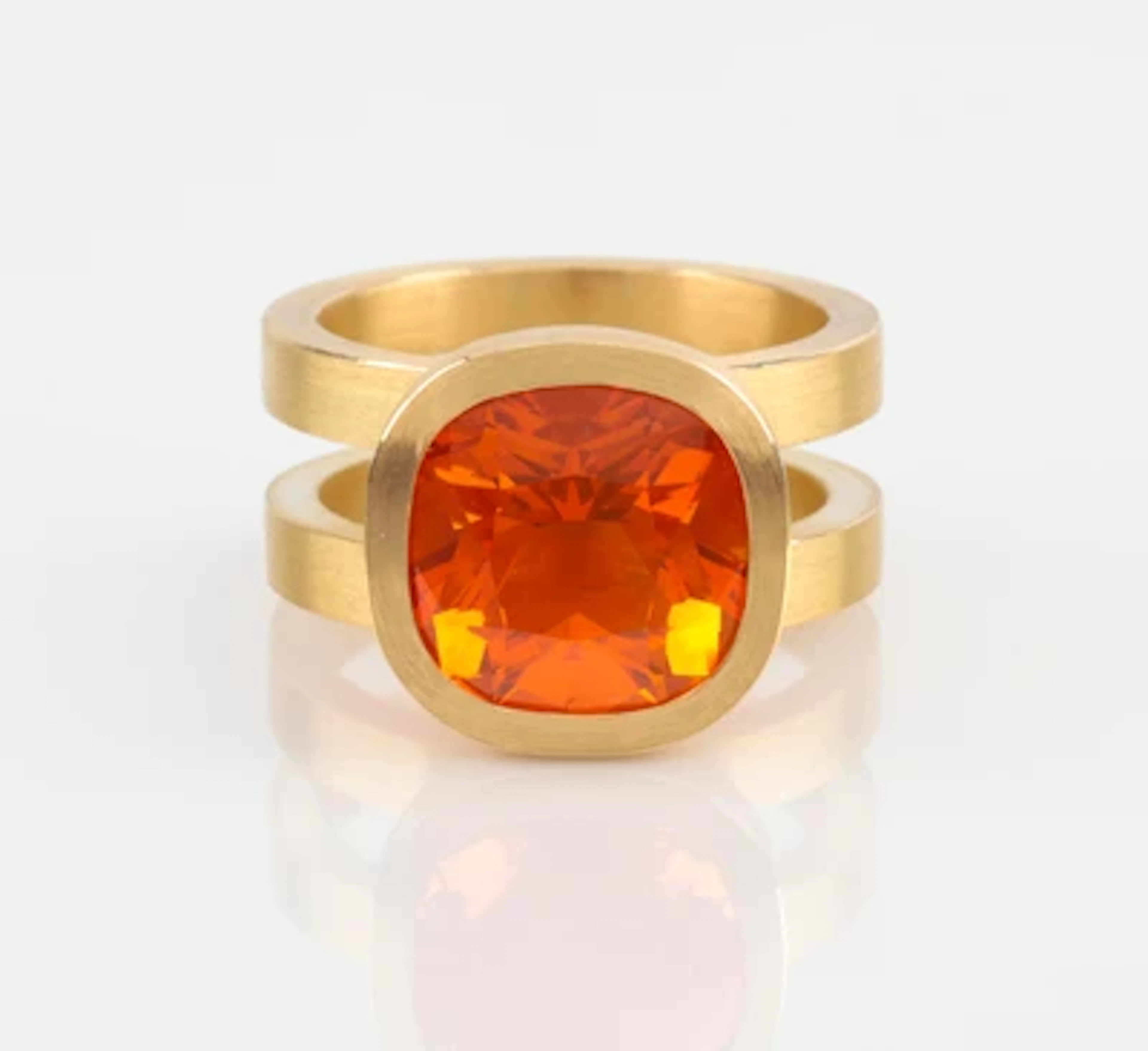 Feueropal Ring ca. 4,40 ct