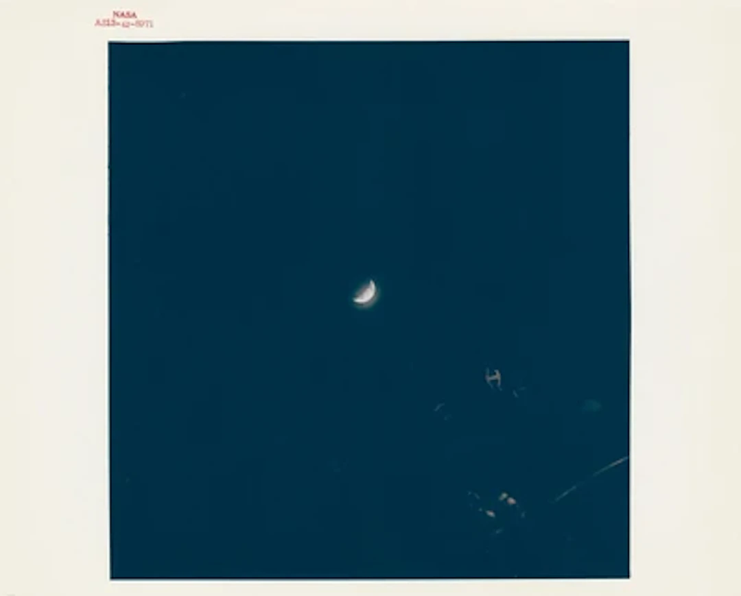 APOLLO 13 - The Glowing Earth Guiding the Spacecraft on its Journey Home