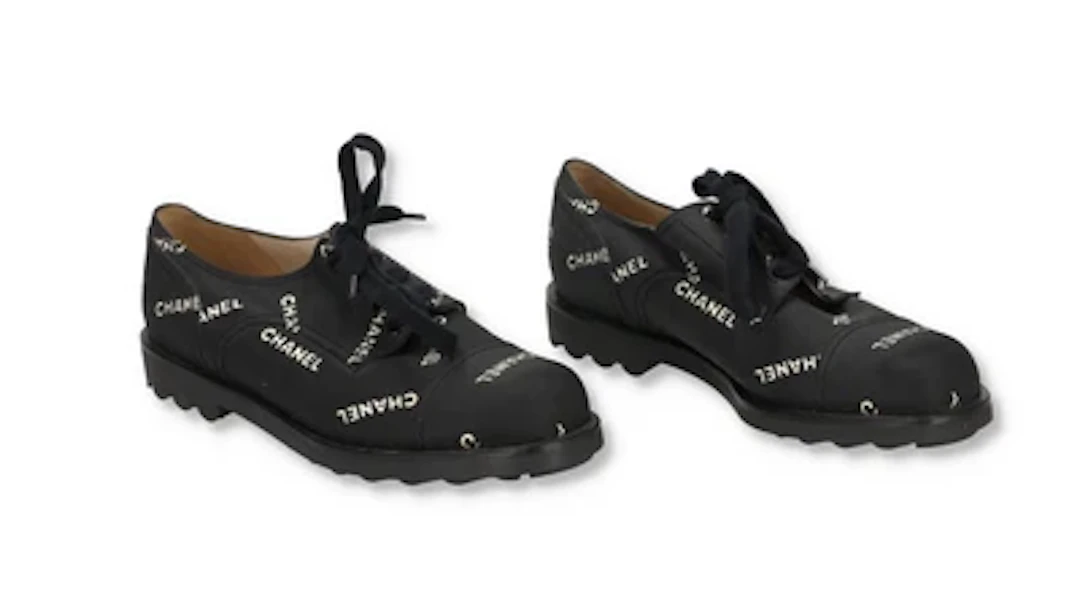 CHANEL Schnürschuhe