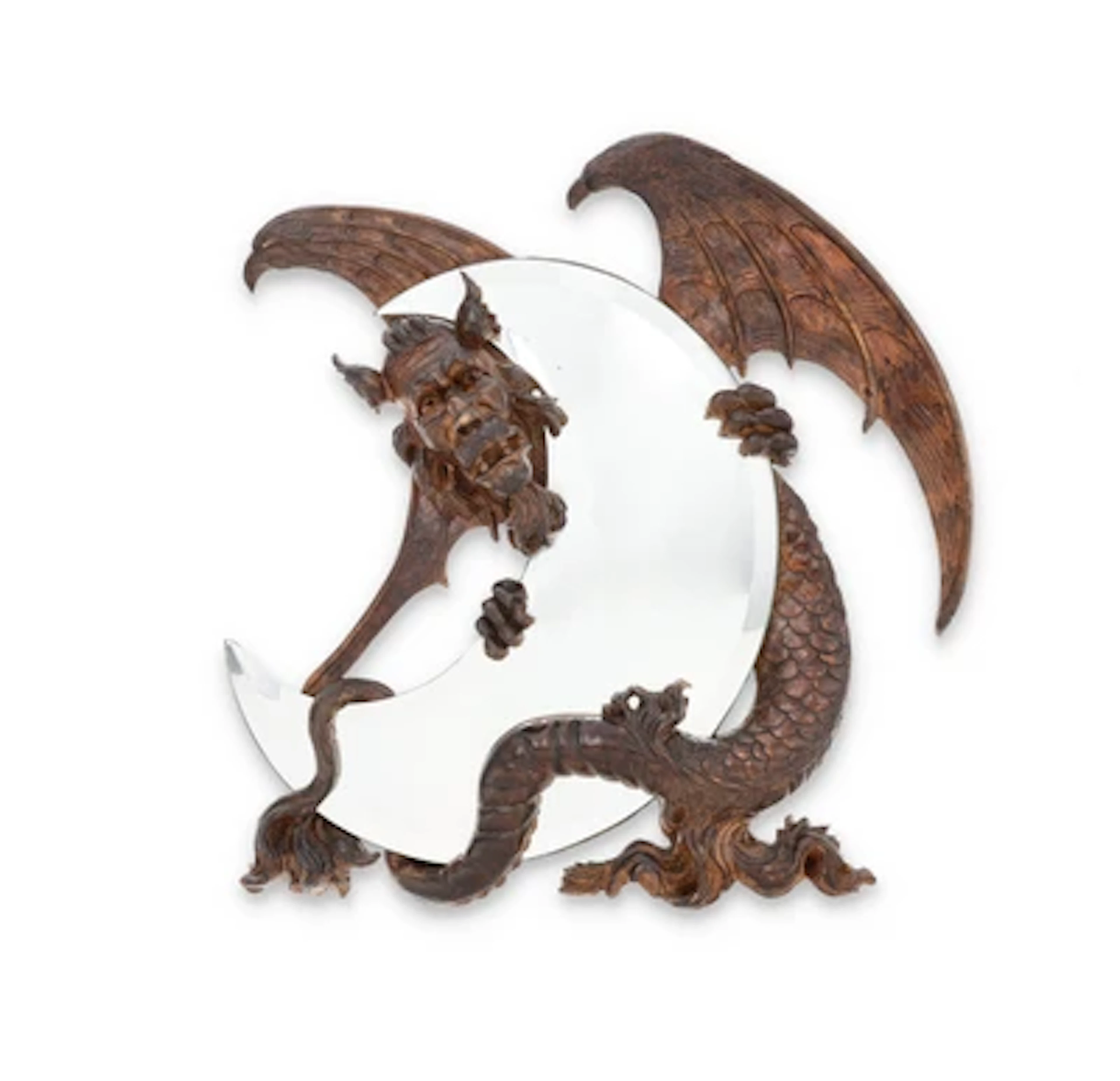 Großer, sichelförmiger Wandspiegel, der von einem Drachen gefasst wird