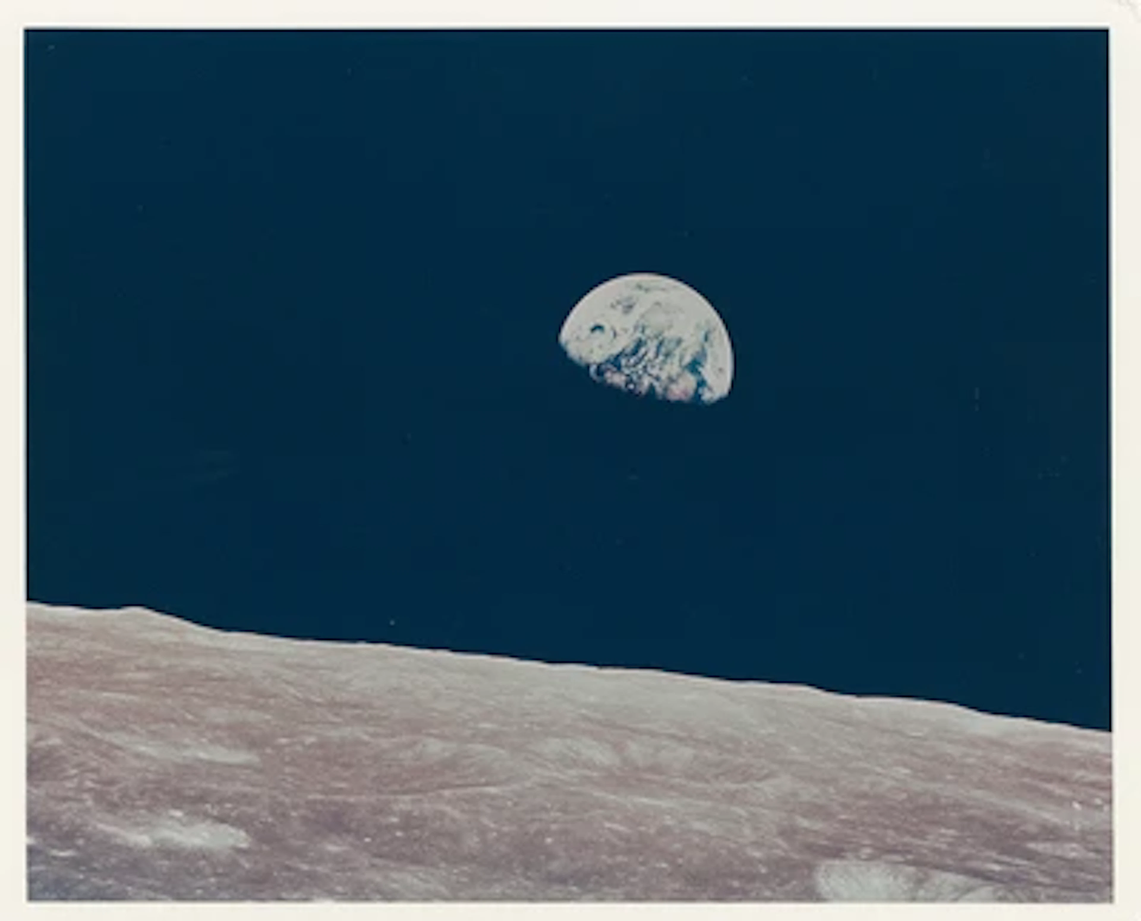 APOLLO 8 - First Earthrise: The iconic first color photograph of Earthrise