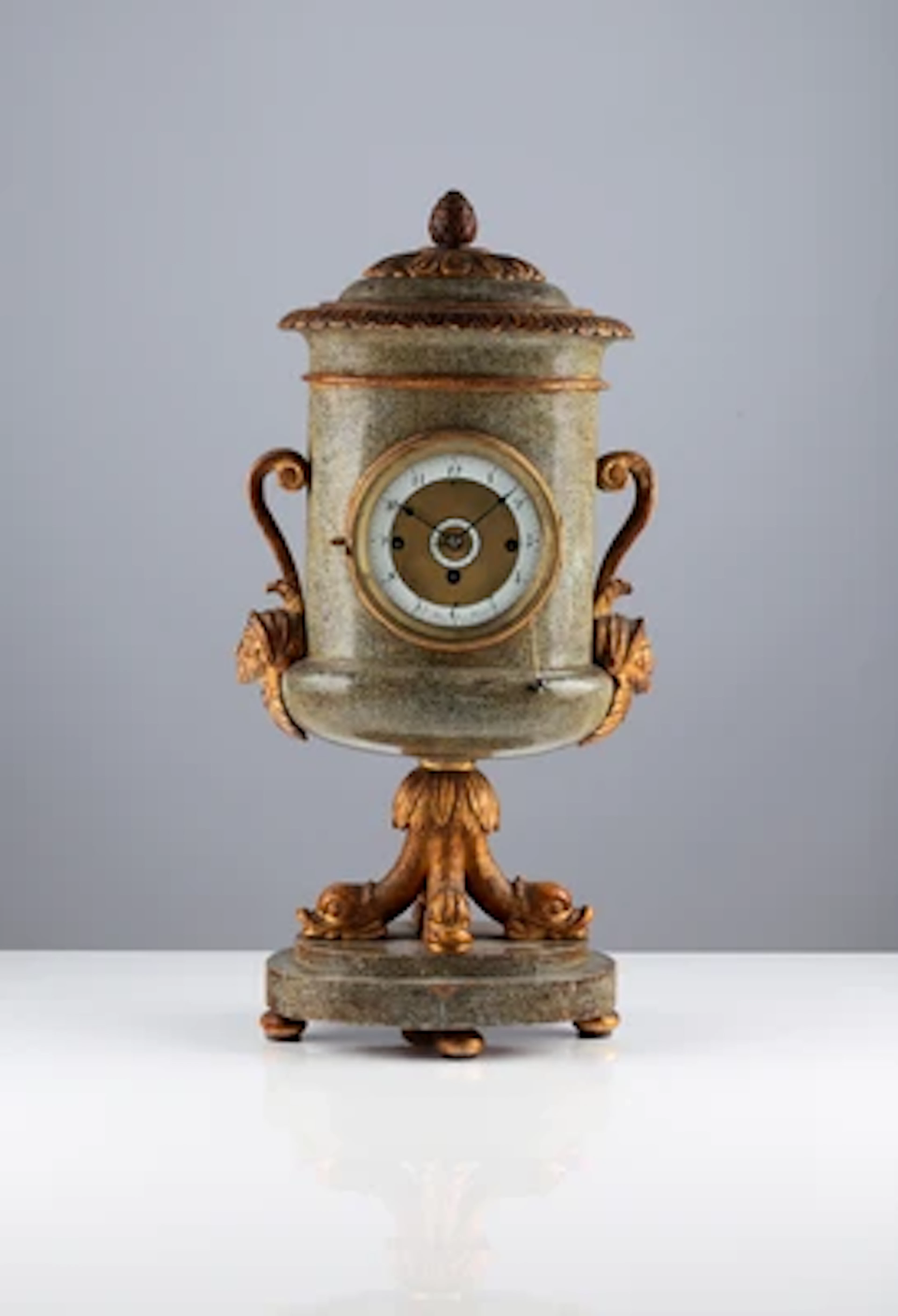Außergewöhnliche Wiener Empire Urnenuhr, Carl Wurm, um 1800/20