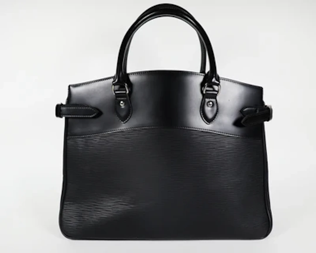LOUIS VUITTON Passy