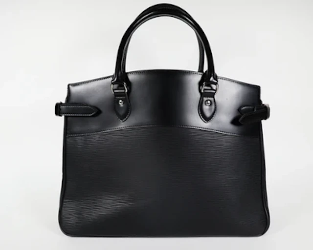 LOUIS VUITTON Passy
