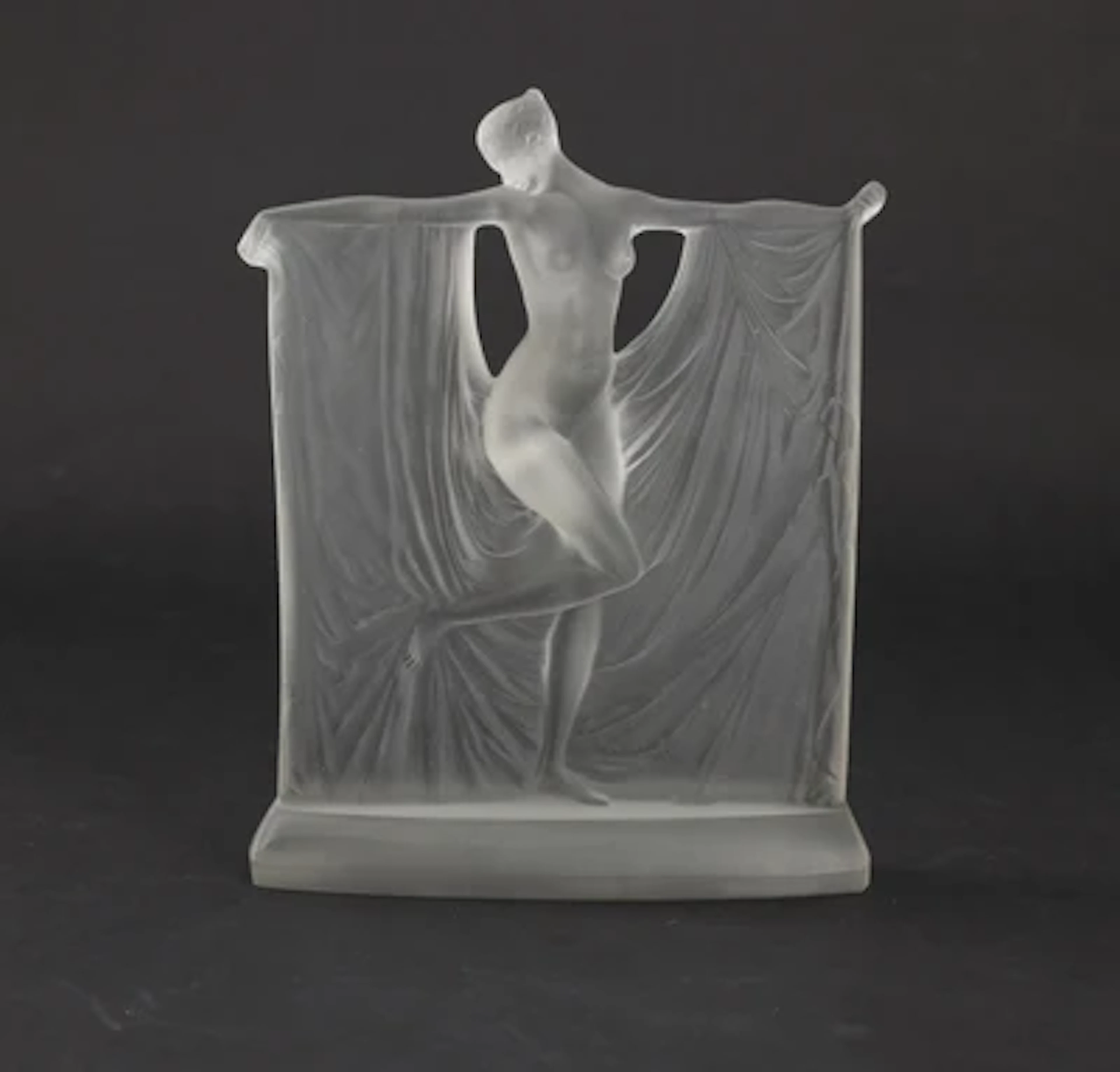 A statuette ("Suzanne"), model 833, designed in 1925, René Lalique