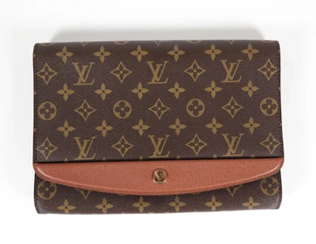 LOUIS VUITTON Pochette Bordeaux