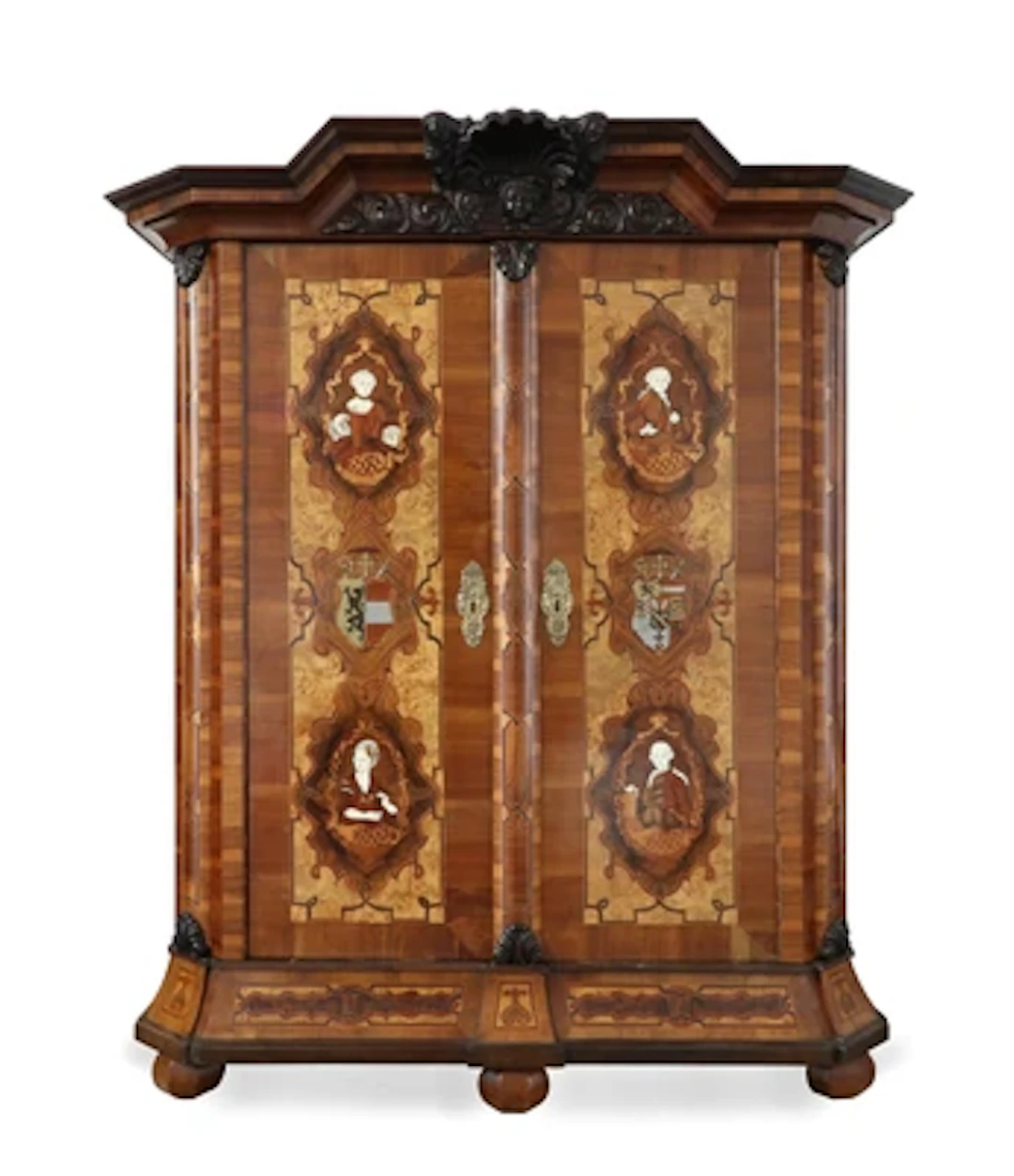 Salzburger Hallenschrank im Barockstil