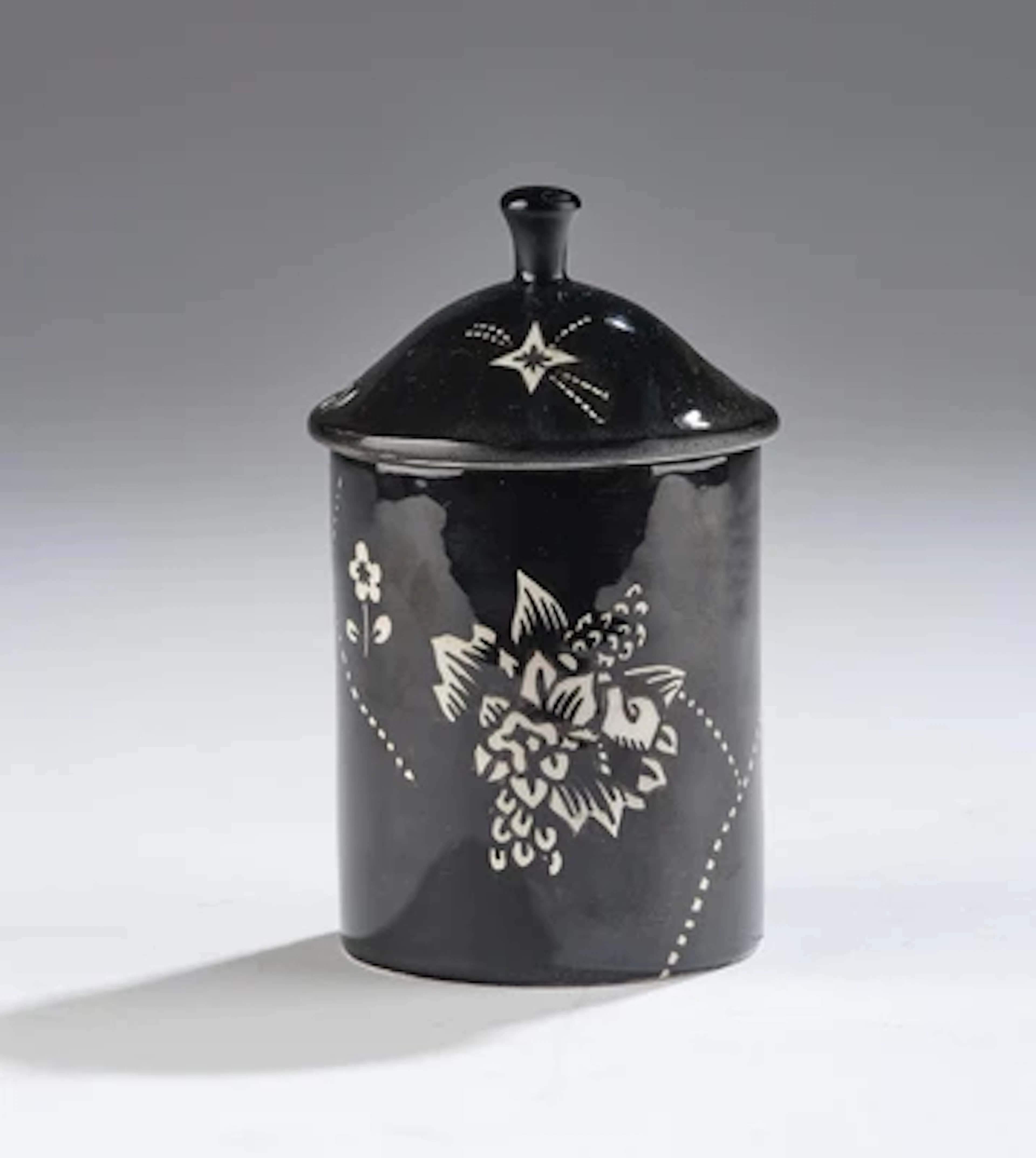 Dagobert Peche, a lidded box ("Dose", "Puderdose"), WK model number