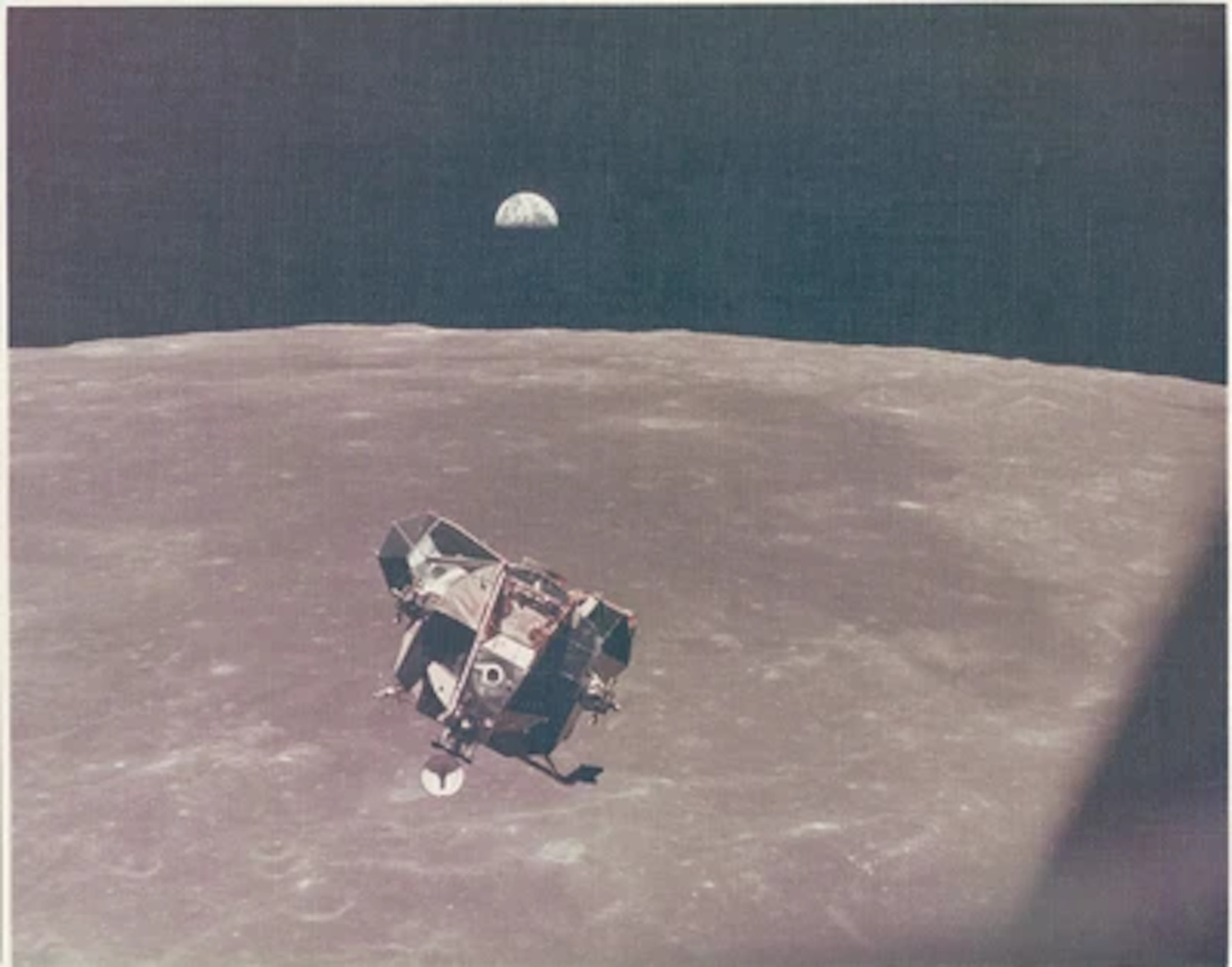 APOLLO 11 - LM Eagle and Earthrise