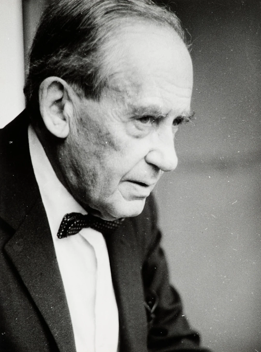Lucien Hervé. Porträt von Walter Gropius. …