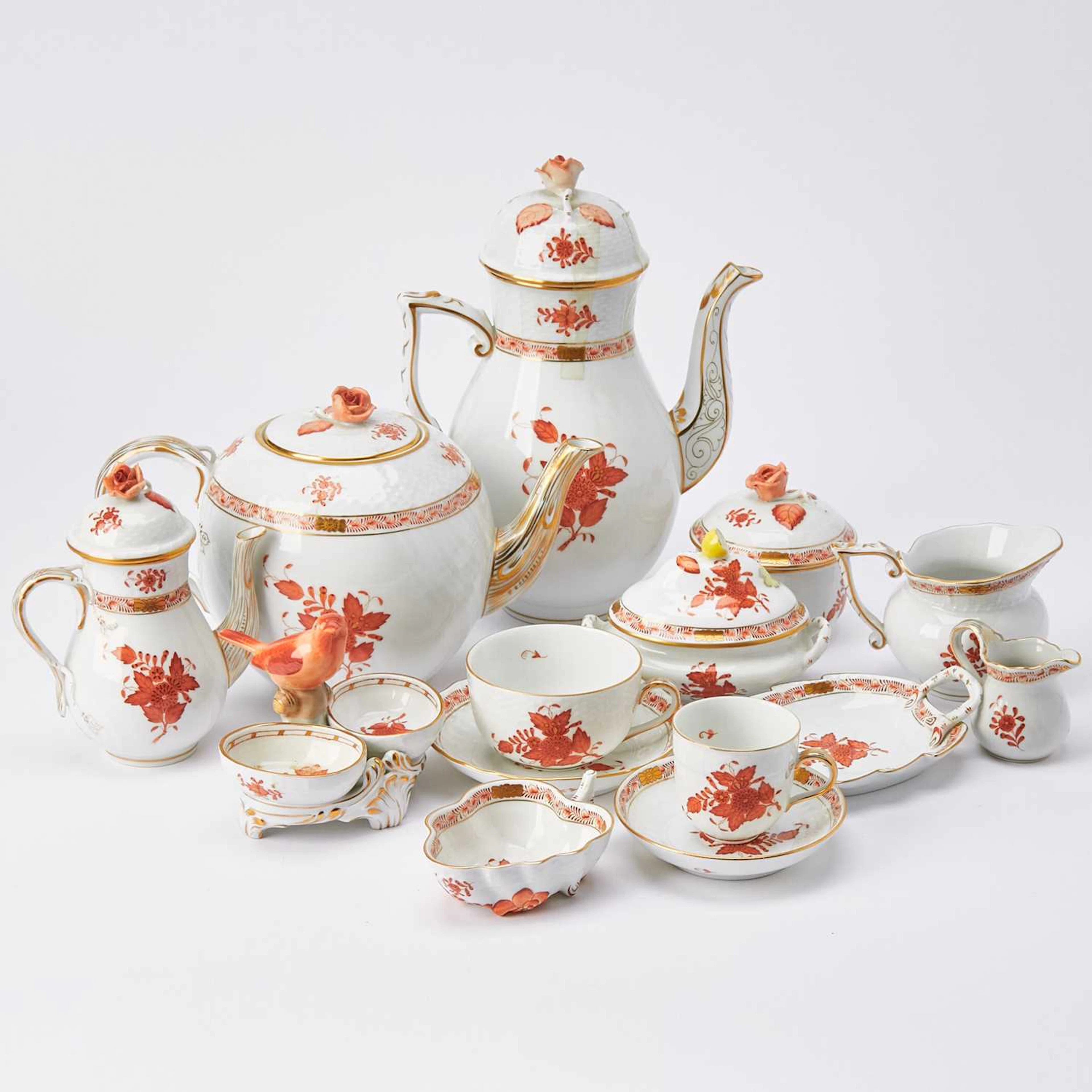 Herend Porcelain "Chinese Bouquet Rust" Pattern Dinner Service