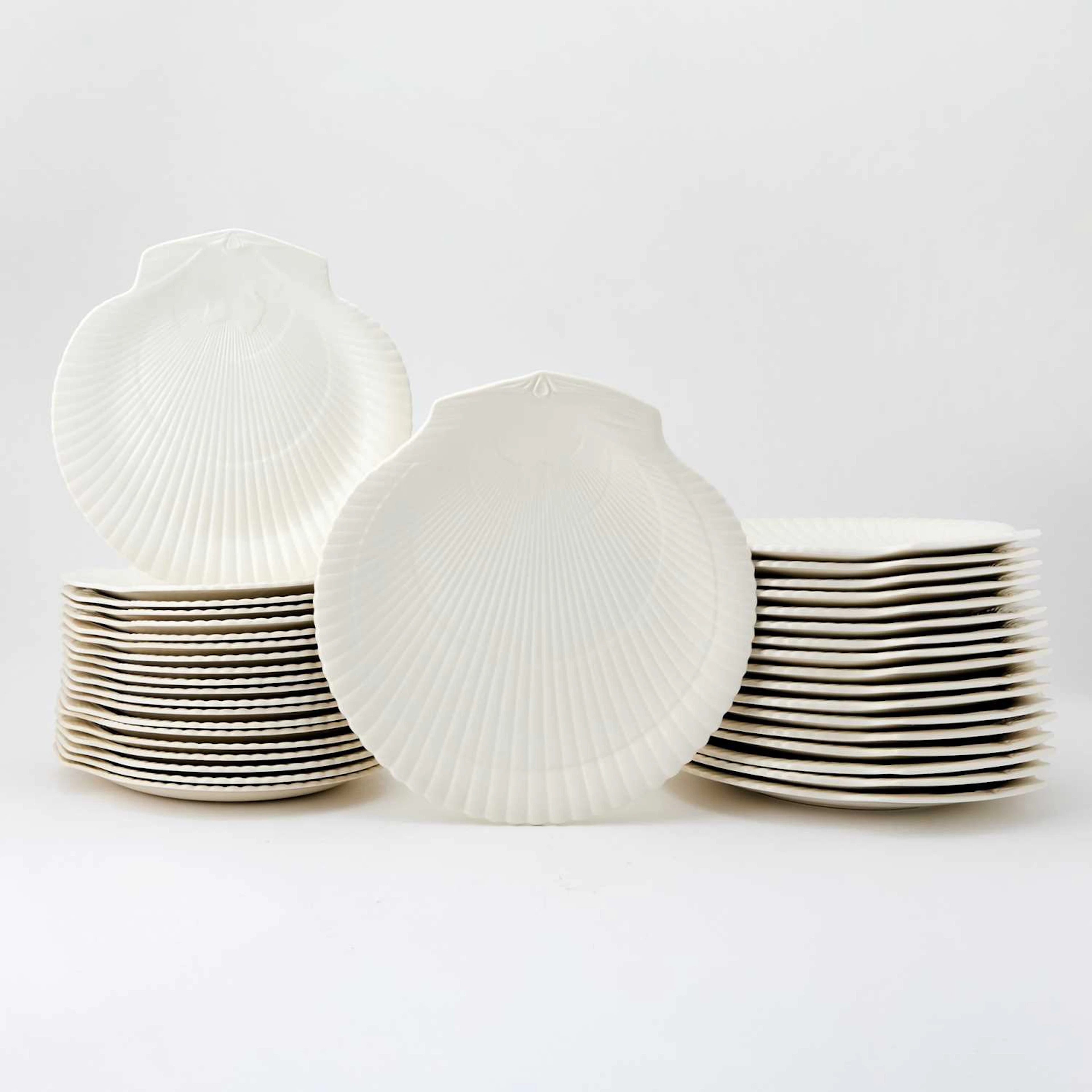 Set of Fifty-Two Wedgwood of Etruria & Barlaston Porcelain "Moonstone