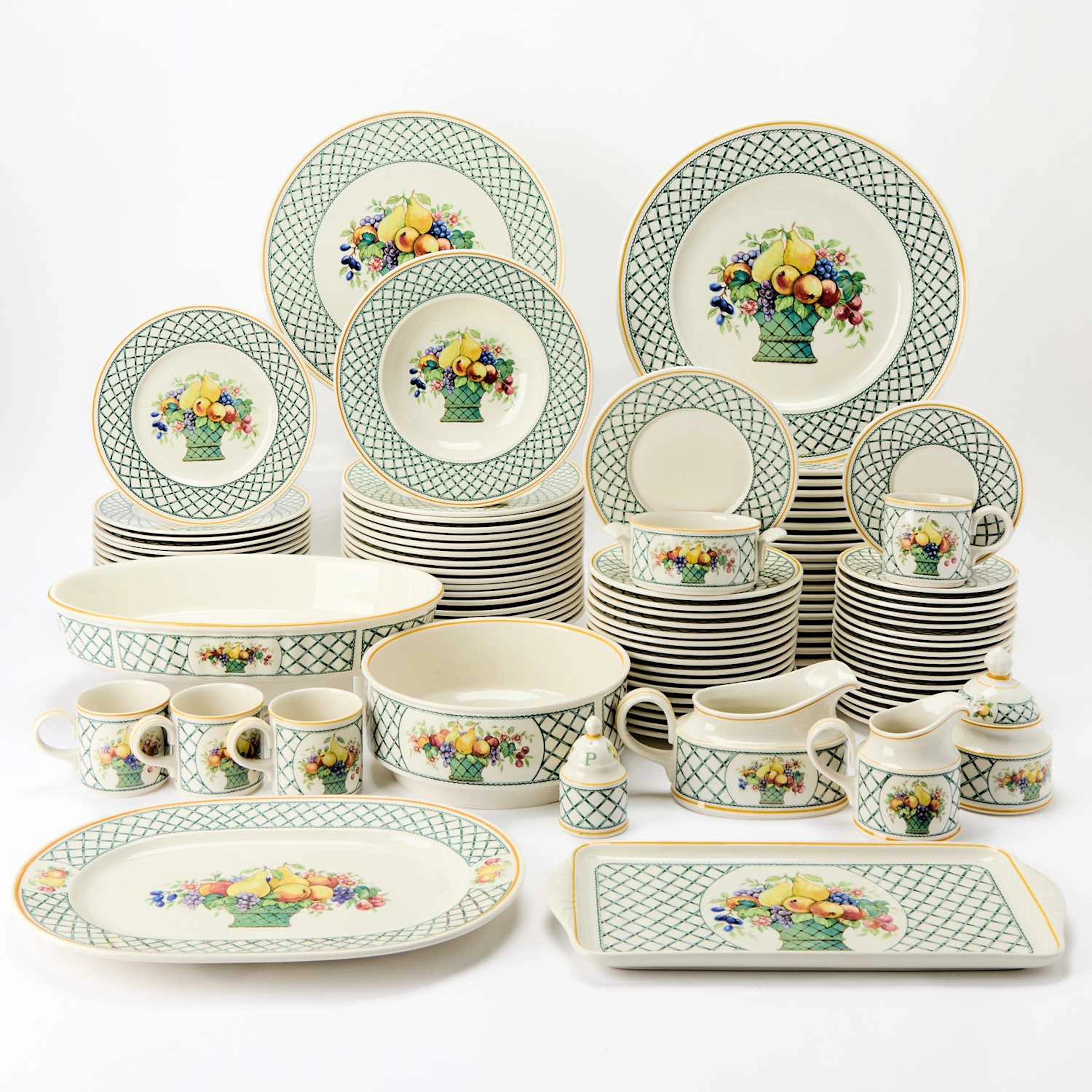 Large Villeroy & Boch Porcelain "Basket" Pattern Dinner Service