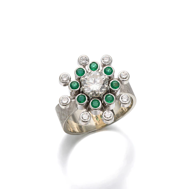 A Diamond, Emerald and White Gold Ring, Cavelti