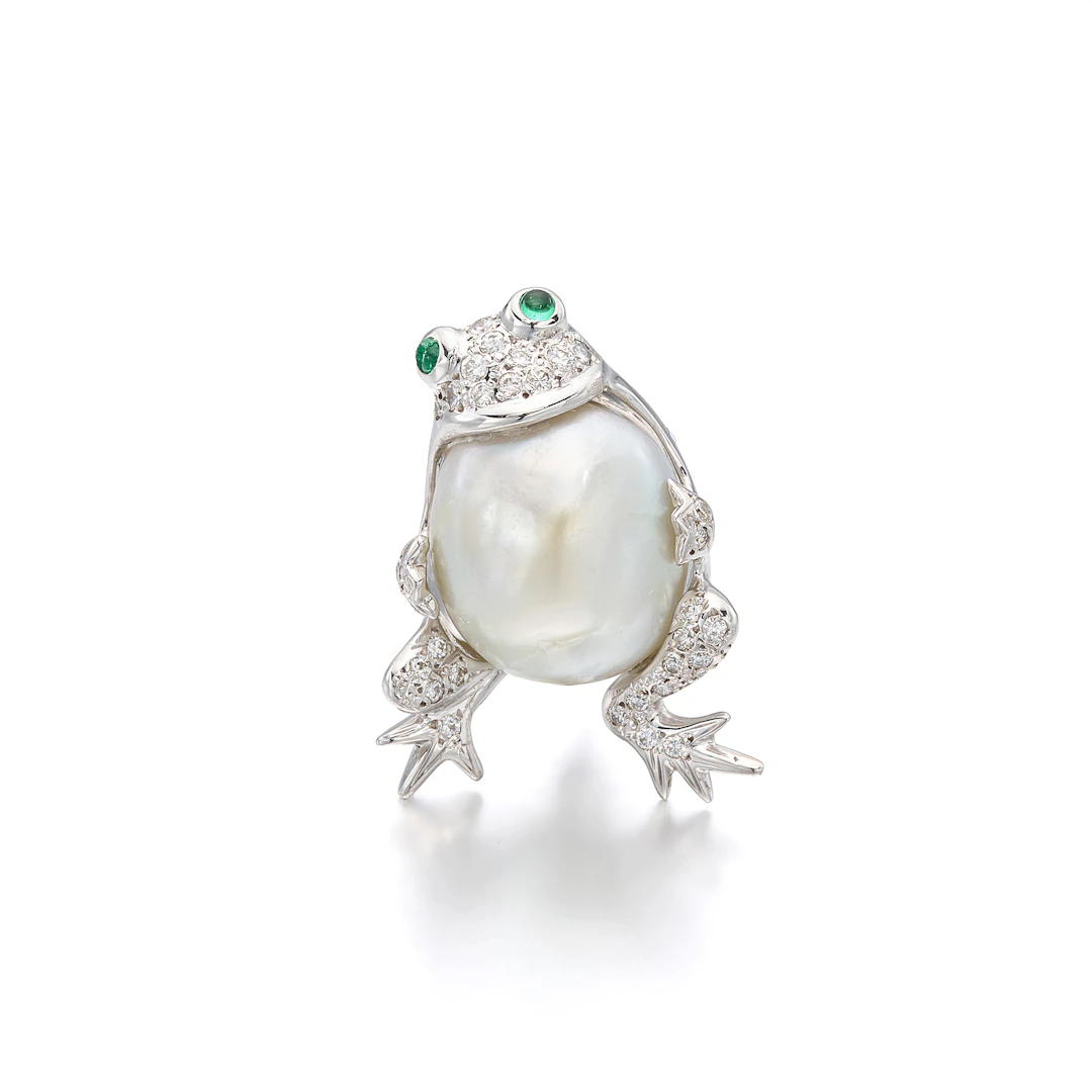 A Cultured Pearl, Diamond, Emerald and White Gold Brooch