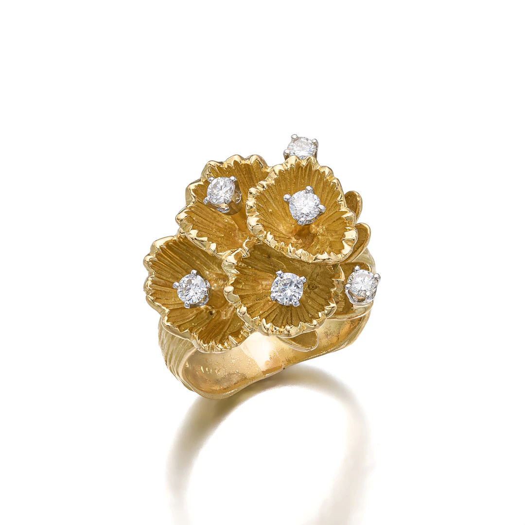 A Diamond and Gold Ring, Lucas