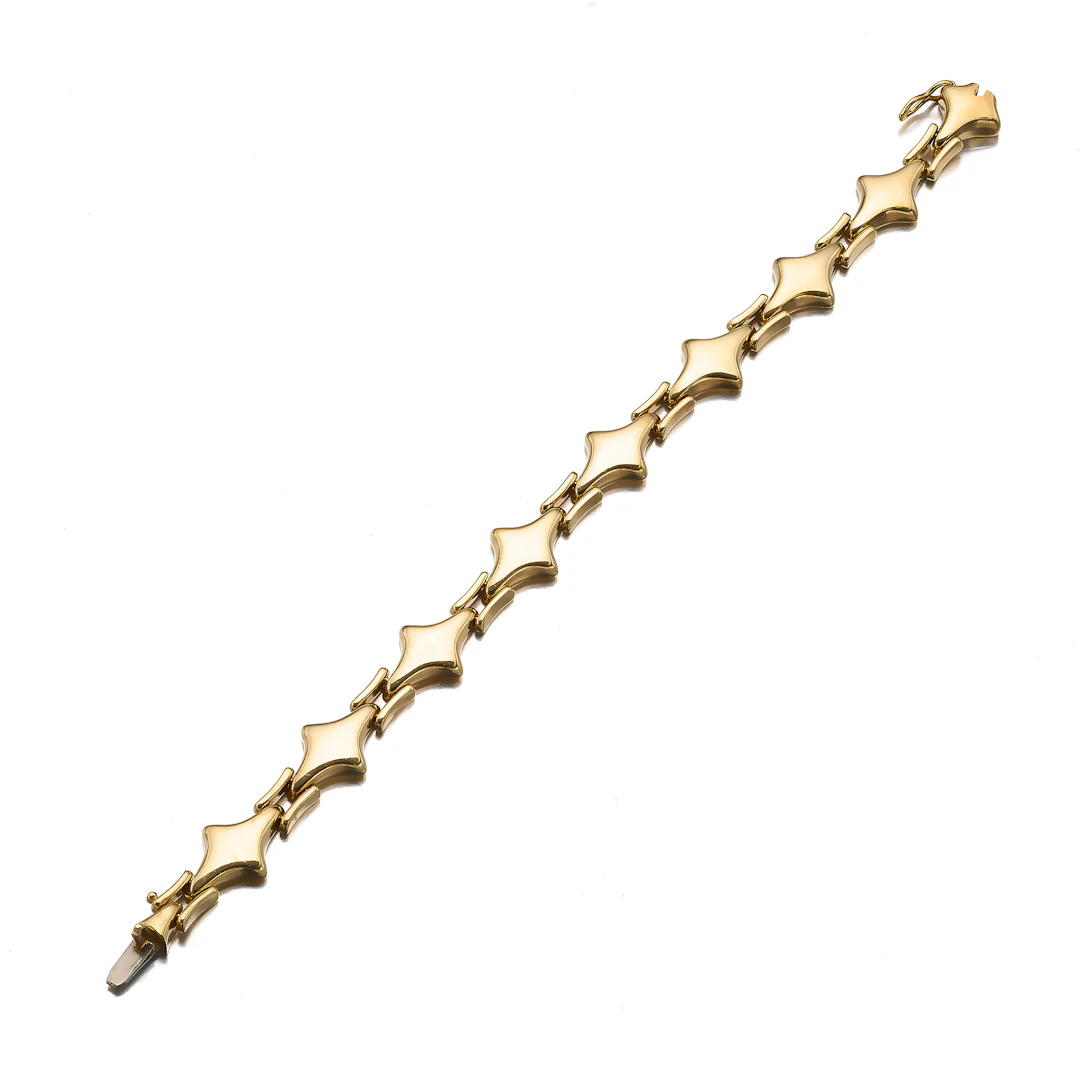 A Gold Bracelet, Cavelti