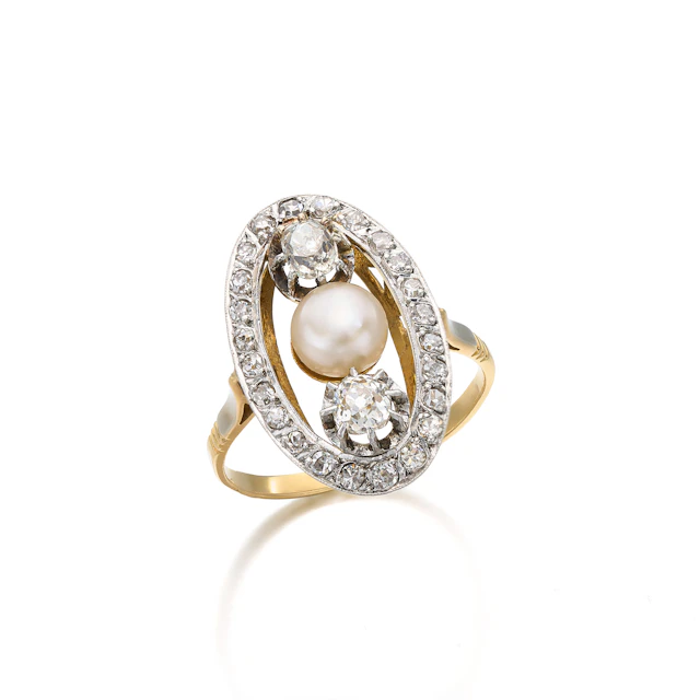 No Reserve | An Antique Pearl, Diamond, Platinum and Gold Ring