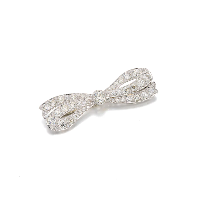 An Antique Diamond and Platinum Brooch