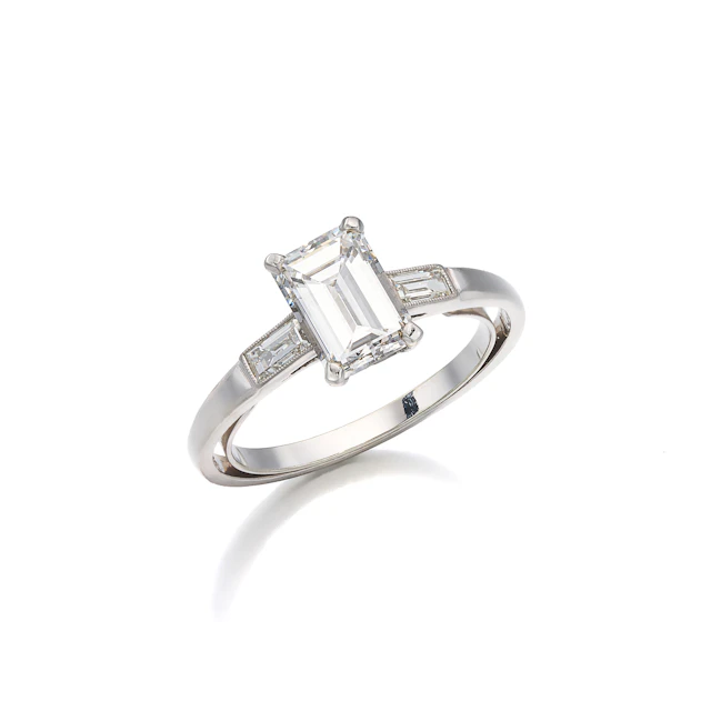 No Reserve | A Diamond and Platinum Ring