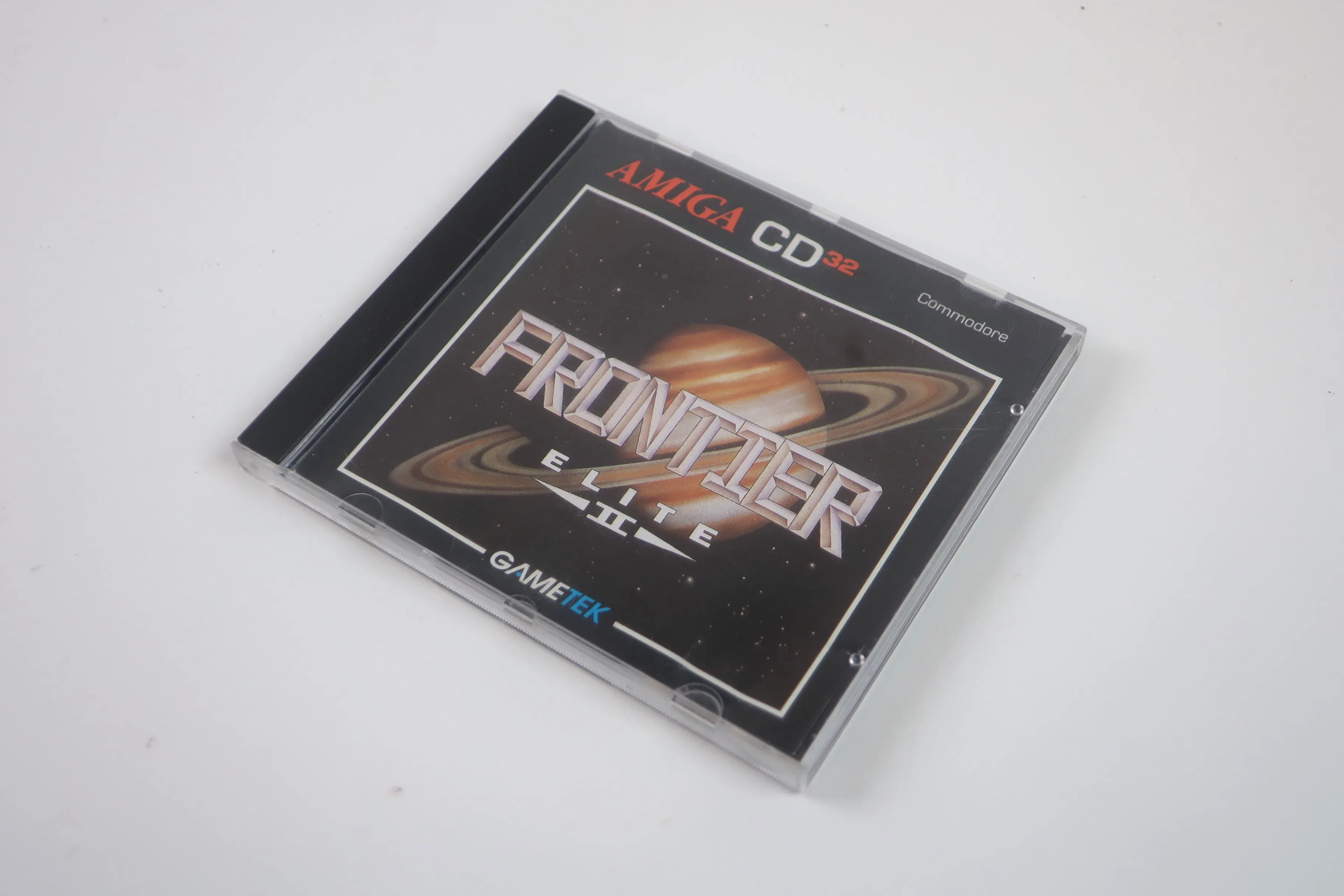 SPEL TILL AMIGA CD32 "FRONTIER ELITE II"