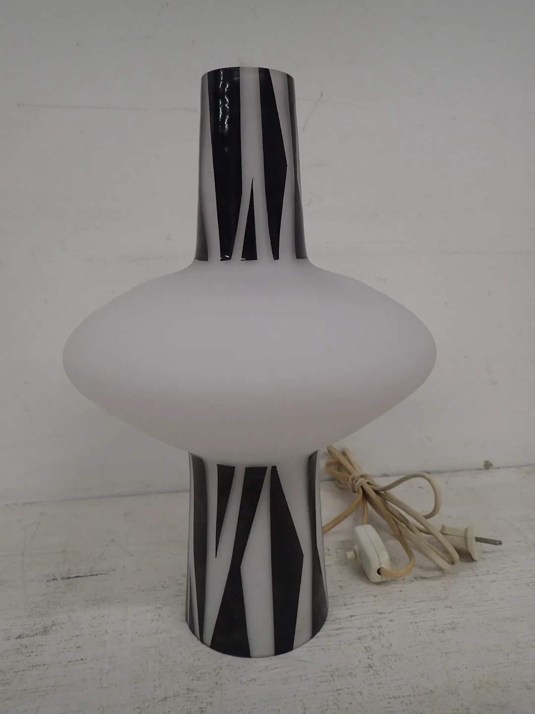 Bordslampa i glas,modell 15638 ,Uno Westerberg