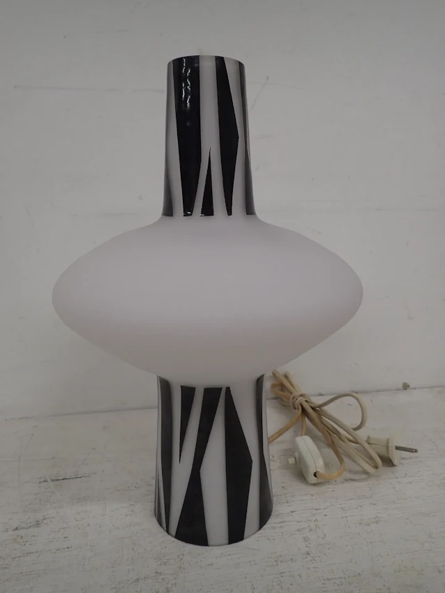 Bordslampa i glas,modell 15638 ,Uno Westerberg