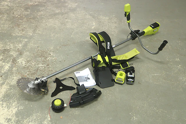 RYOBI RÖJSÅG MED TILLBEHÖR
