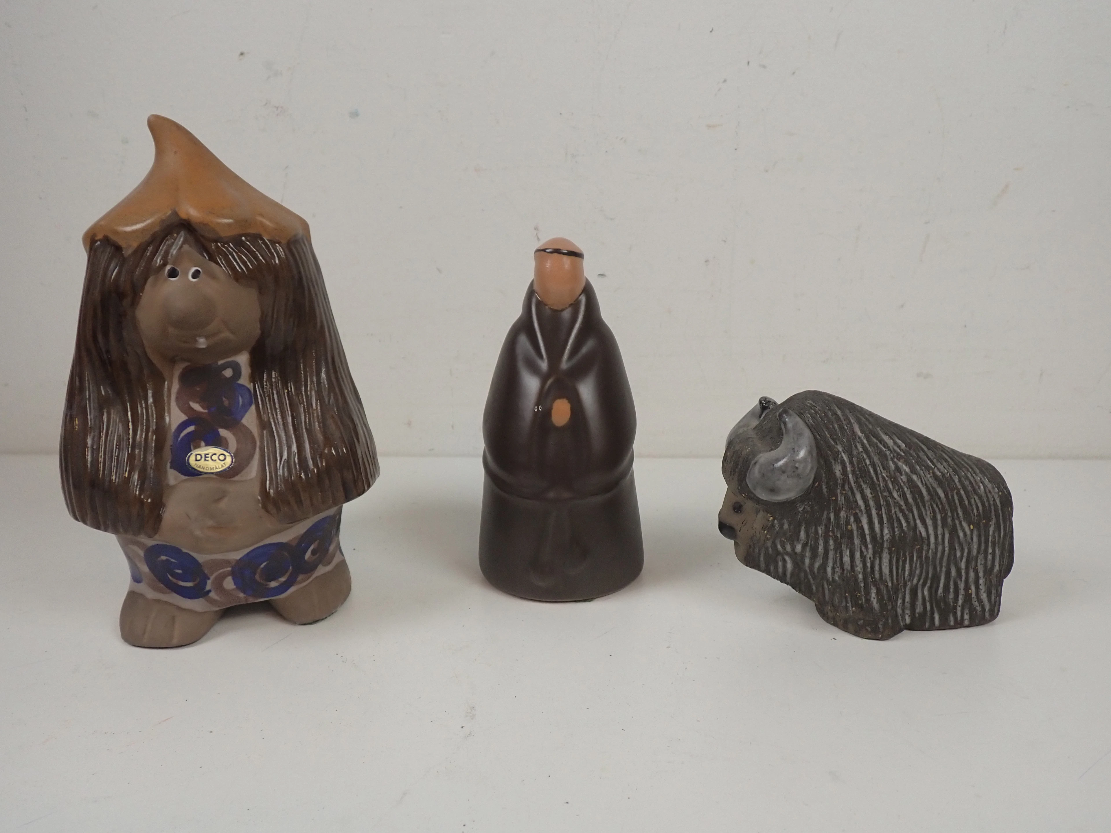 3 st KERAMIKFIGURER bl a UE och Deco