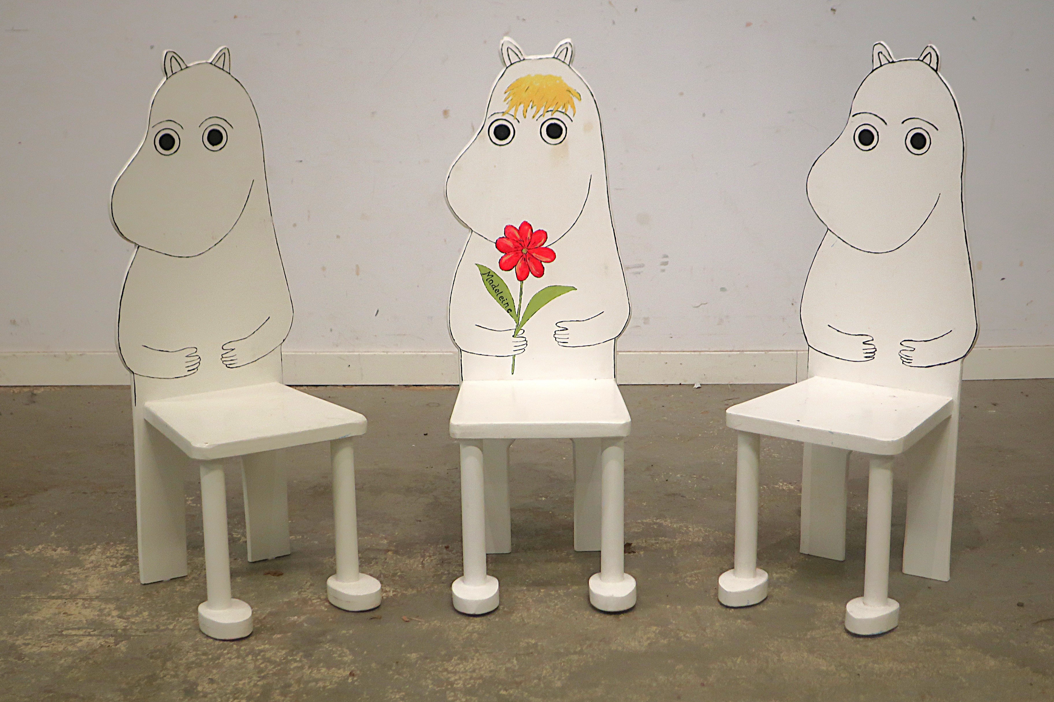 BARNMÖBEL "MUMIN" 3st STOLAR OCH BORD