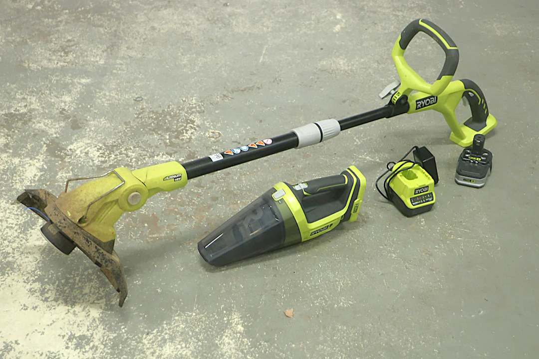 RYOBI TRIMMER OCH DAMMSUGARE