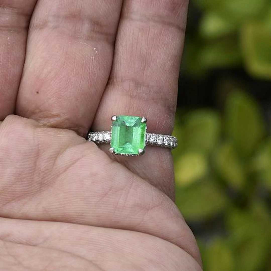 Emerald, Diamond and Platinum Ring