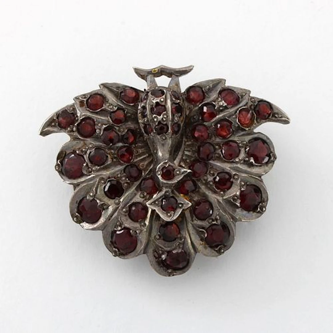 Garnet and Silver Pendant / Pin