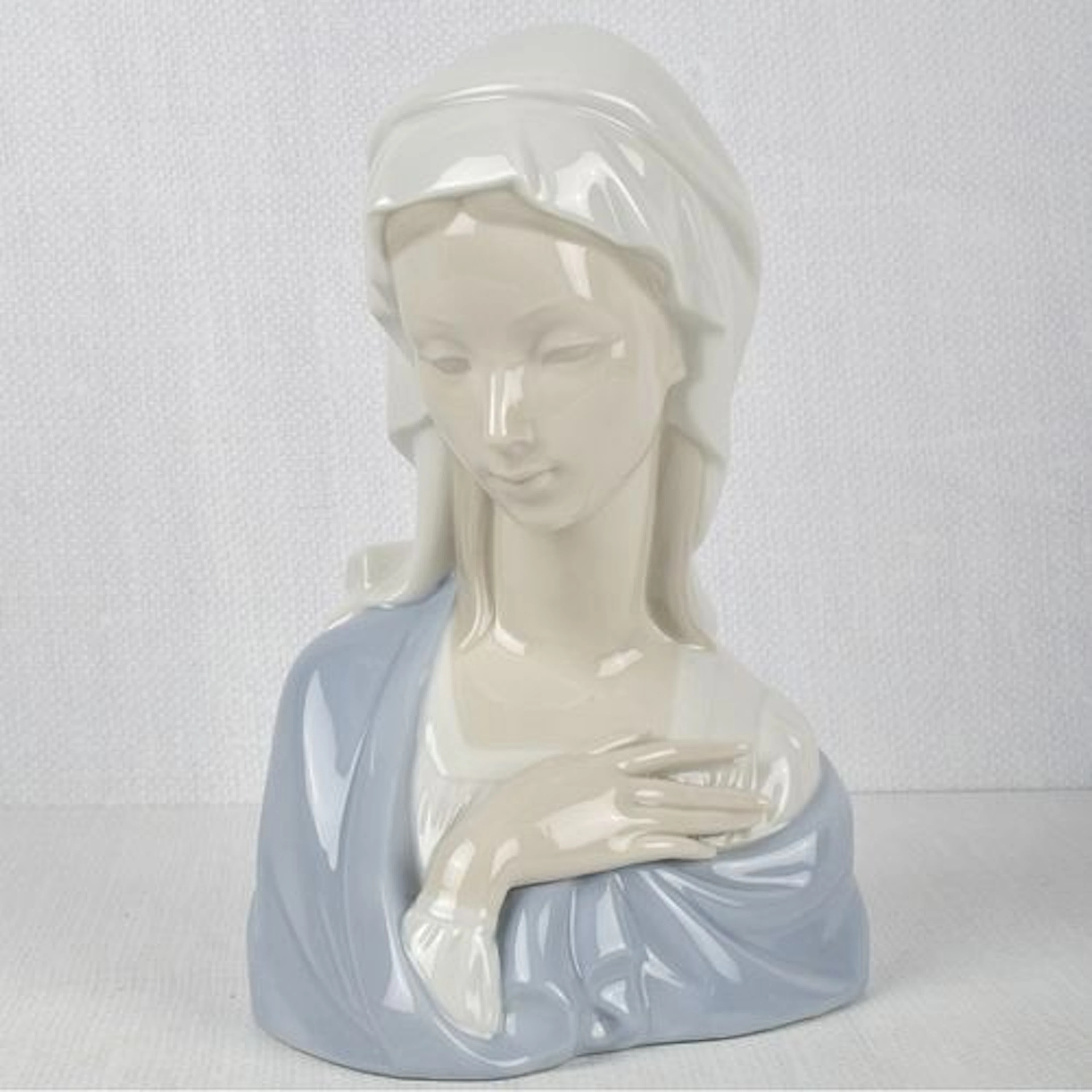 Lladro Figurine