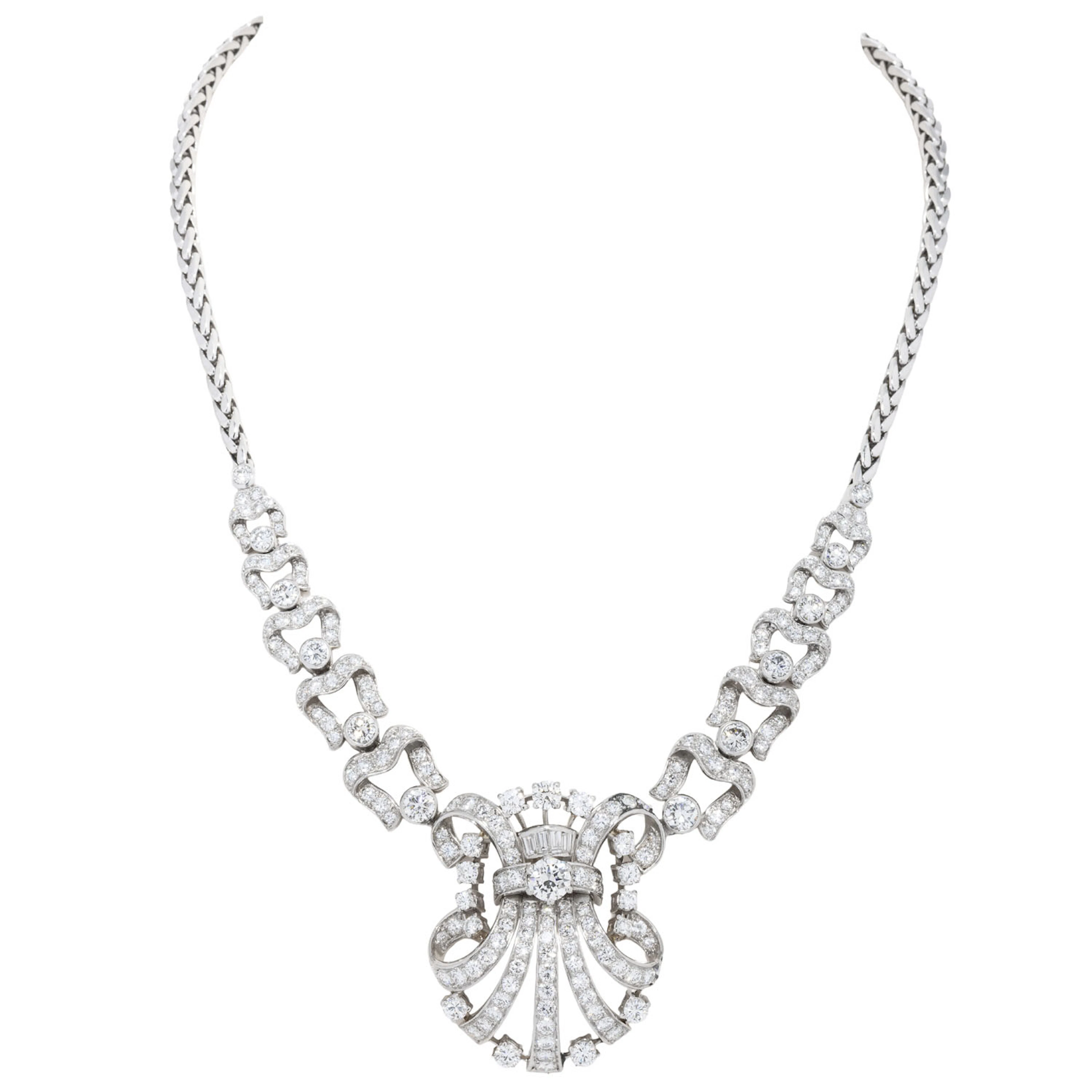Collier mit zahlreichen Diamanten