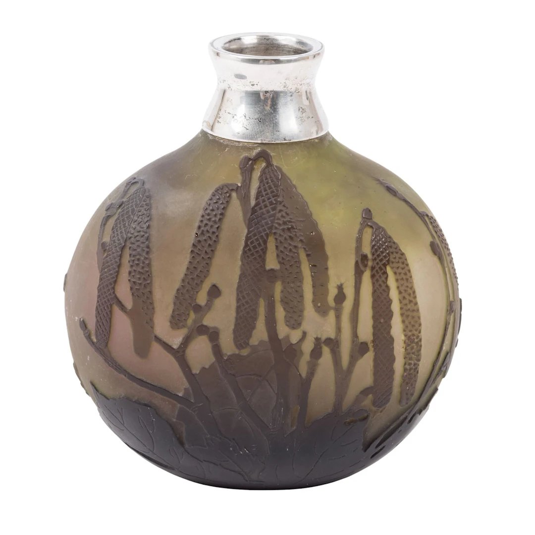 ÉMILE GALLÉ "Jugendstil-Vase mit Erlenkätzchen-Dekor"