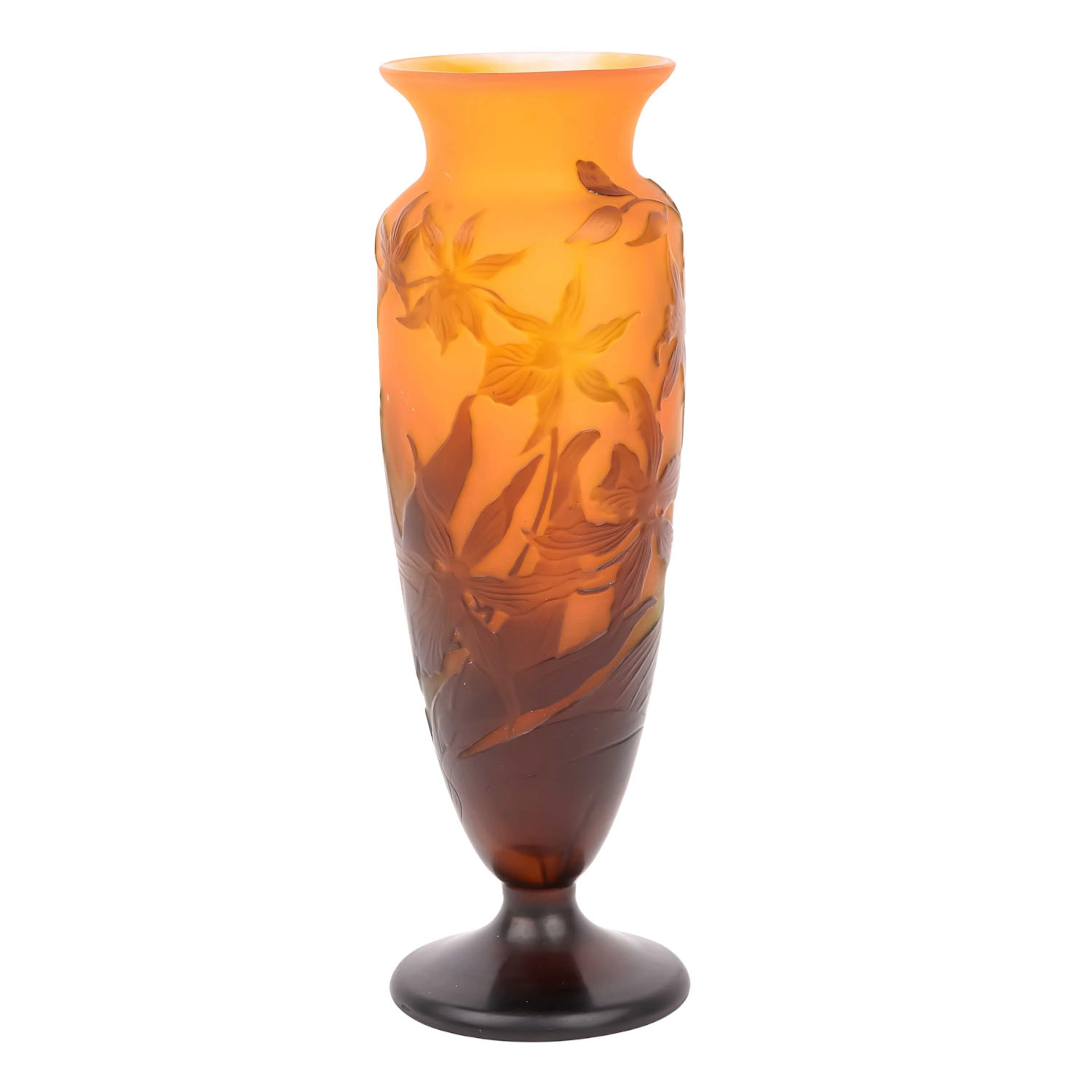 ÉMILE GALLÈ "Vase mit Lilien-Dekor"
