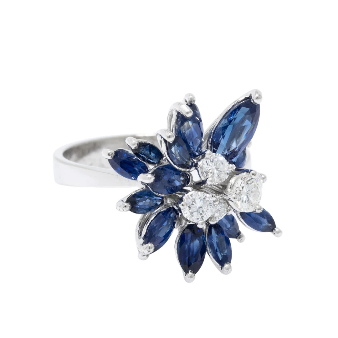 Ring mit Saphiren und Brillanten zus. ca. 0,5 ct