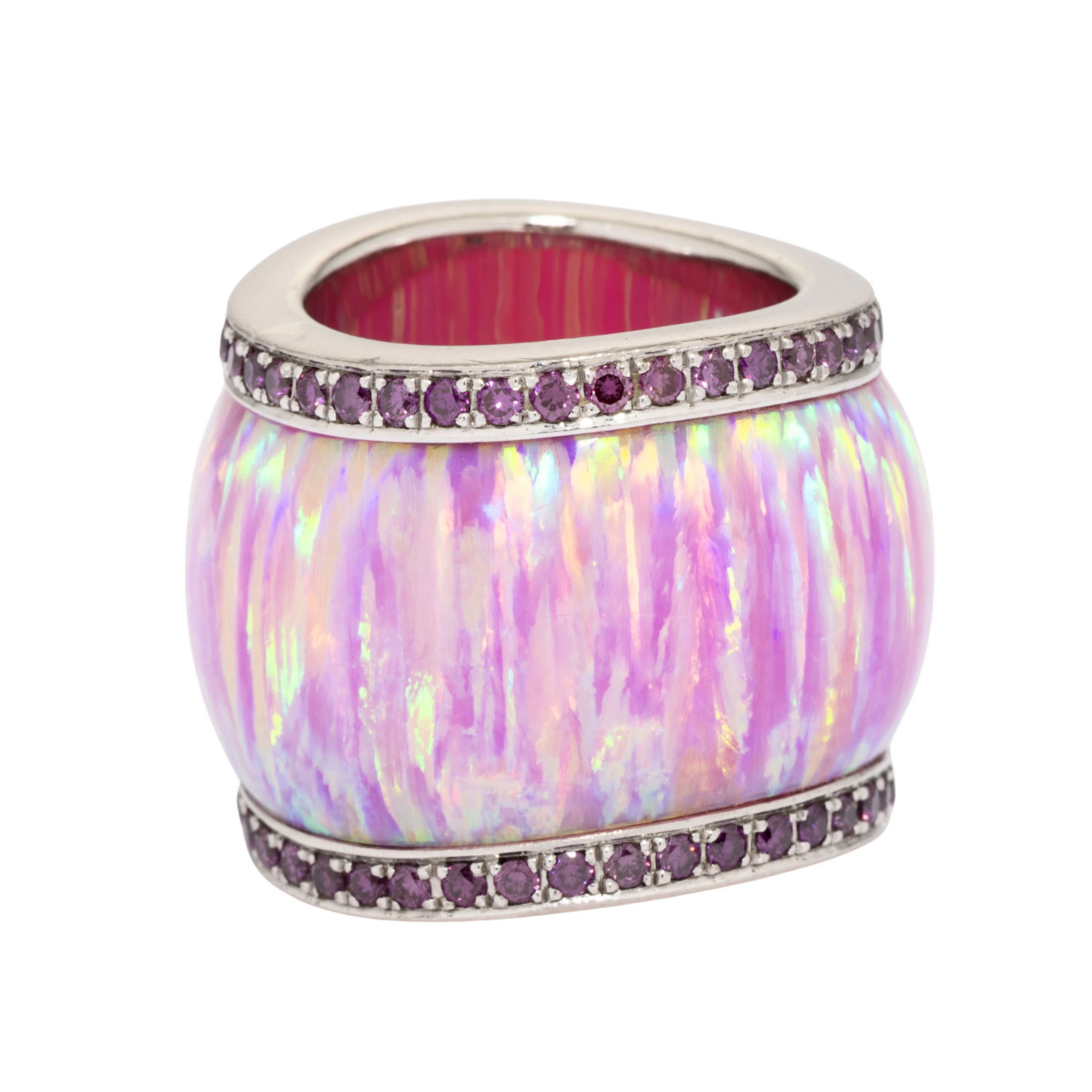 Designerring bestehend aus synthetischem Opal