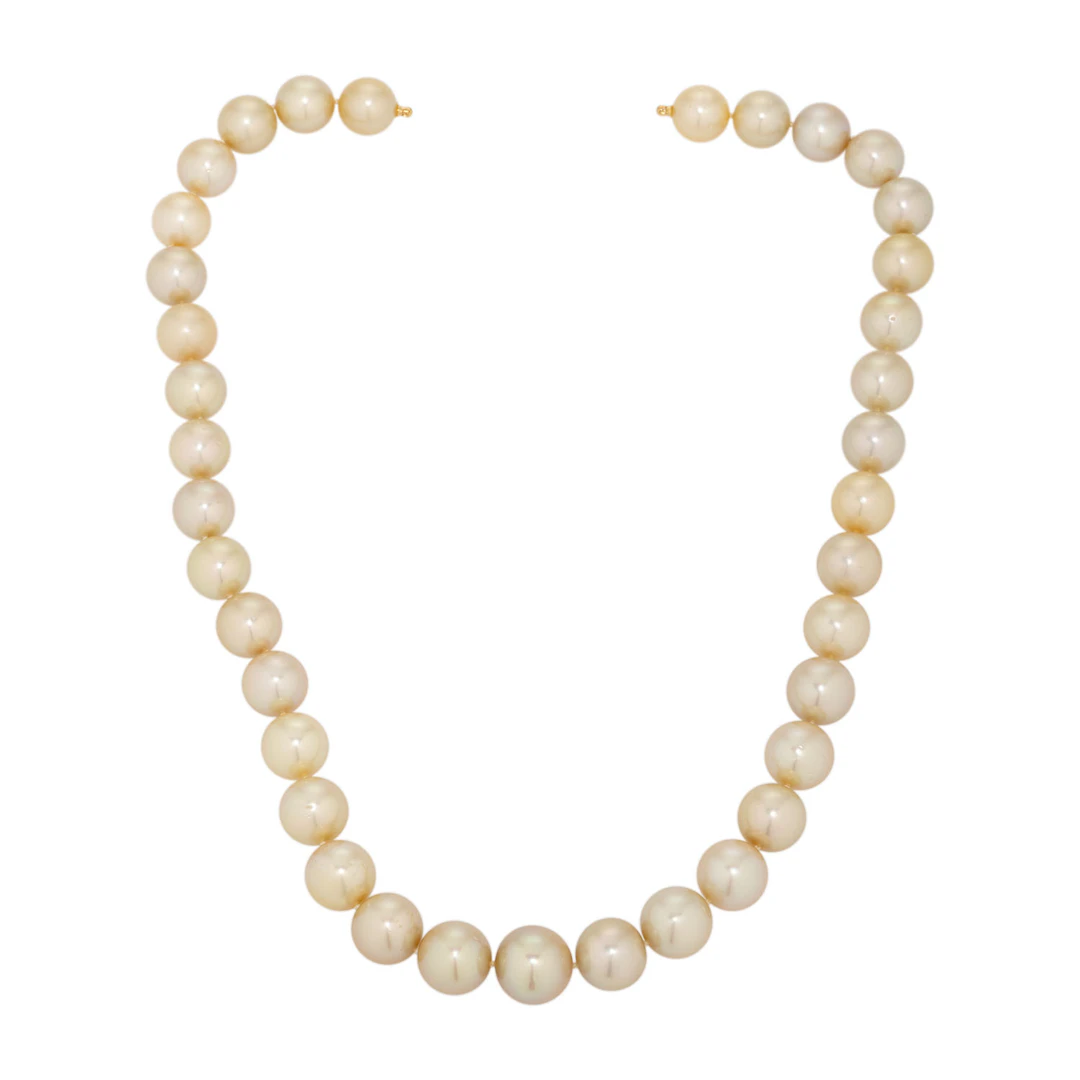 Hochfeines Collier aus goldfarbenen Südseeperlen