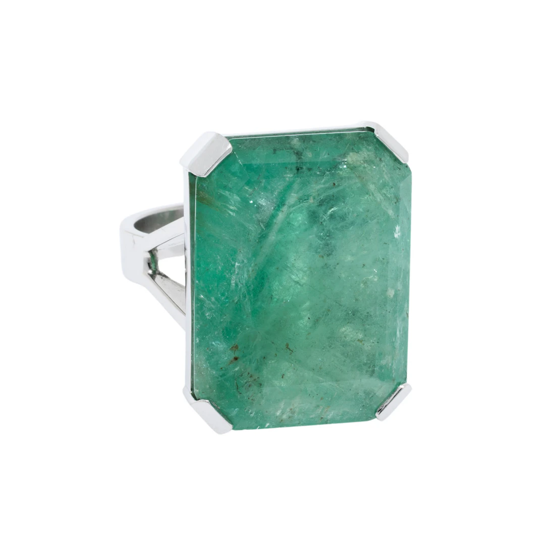 Ring mit Smaragd von ca. 42 ct