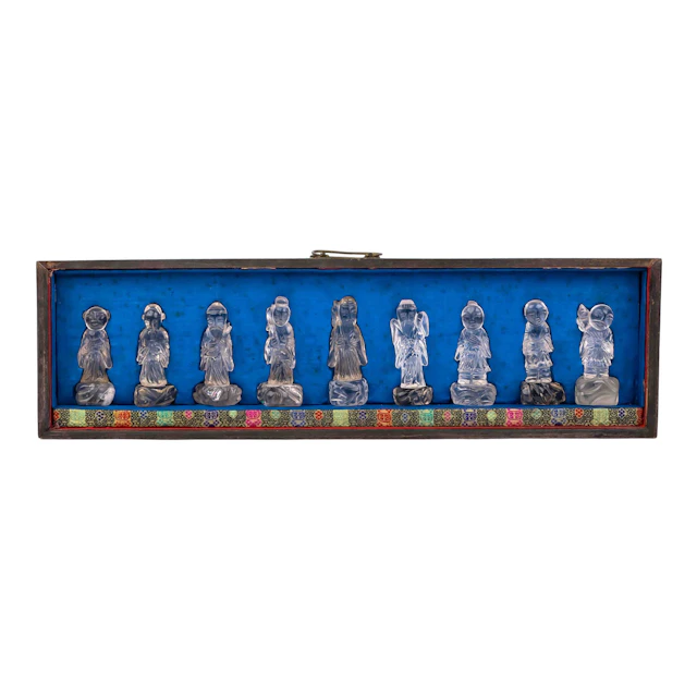 Satz von 9 daoistischen Figuren aus Bergkristall. CHINA, um 1900.