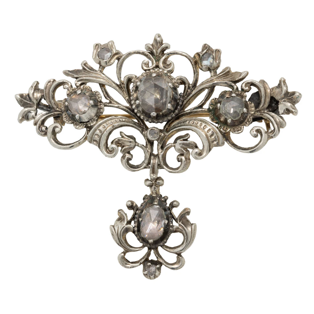 Brosche mit Diamanten im Rosenschliff