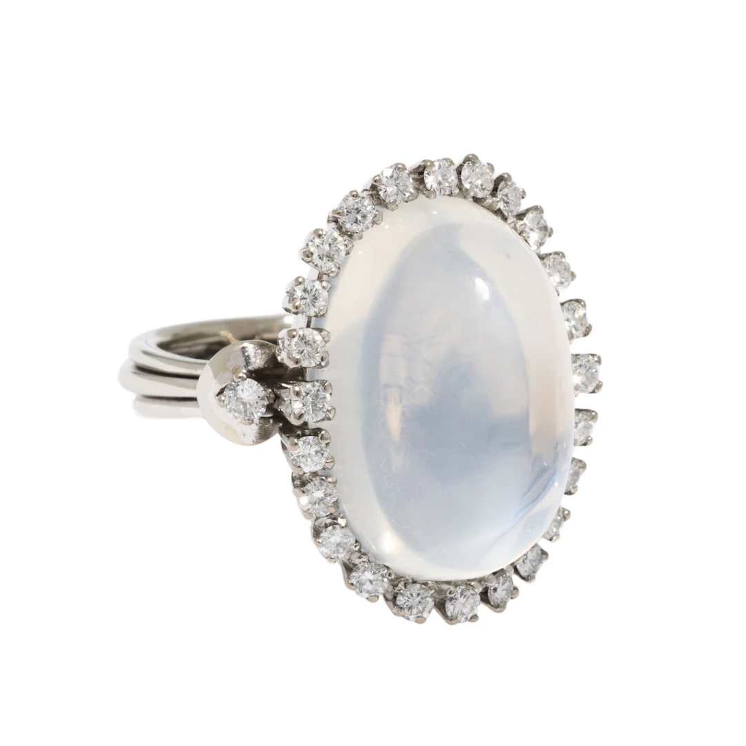 RENÉ KERN Ring mit feinem Mondstein und Brillanten