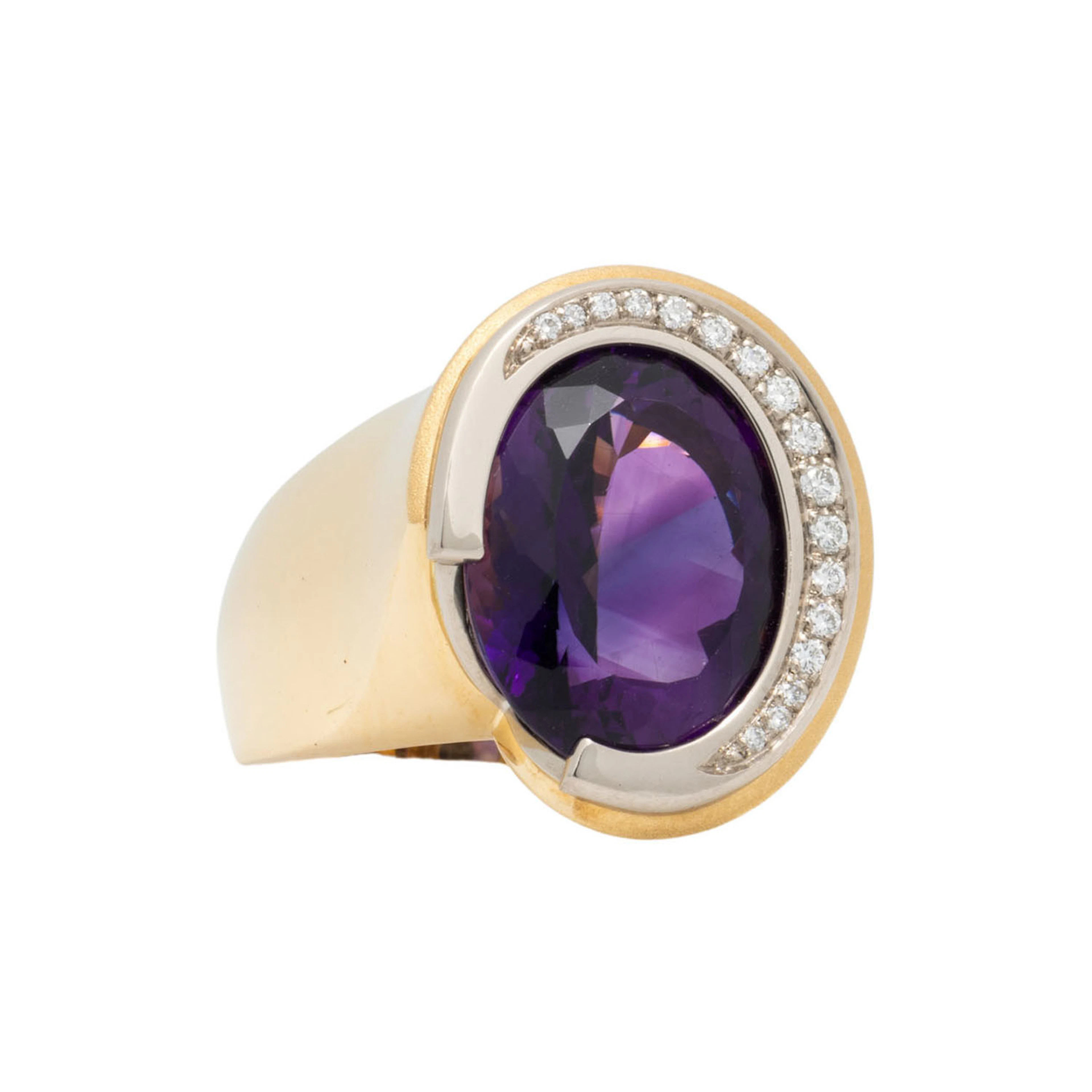 Ring mit Amethyst und 17 Brillanten