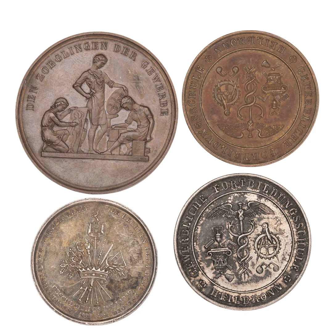 Medaillen – kleines vierteiliges Lot Bronze- und Zinnmedaillen