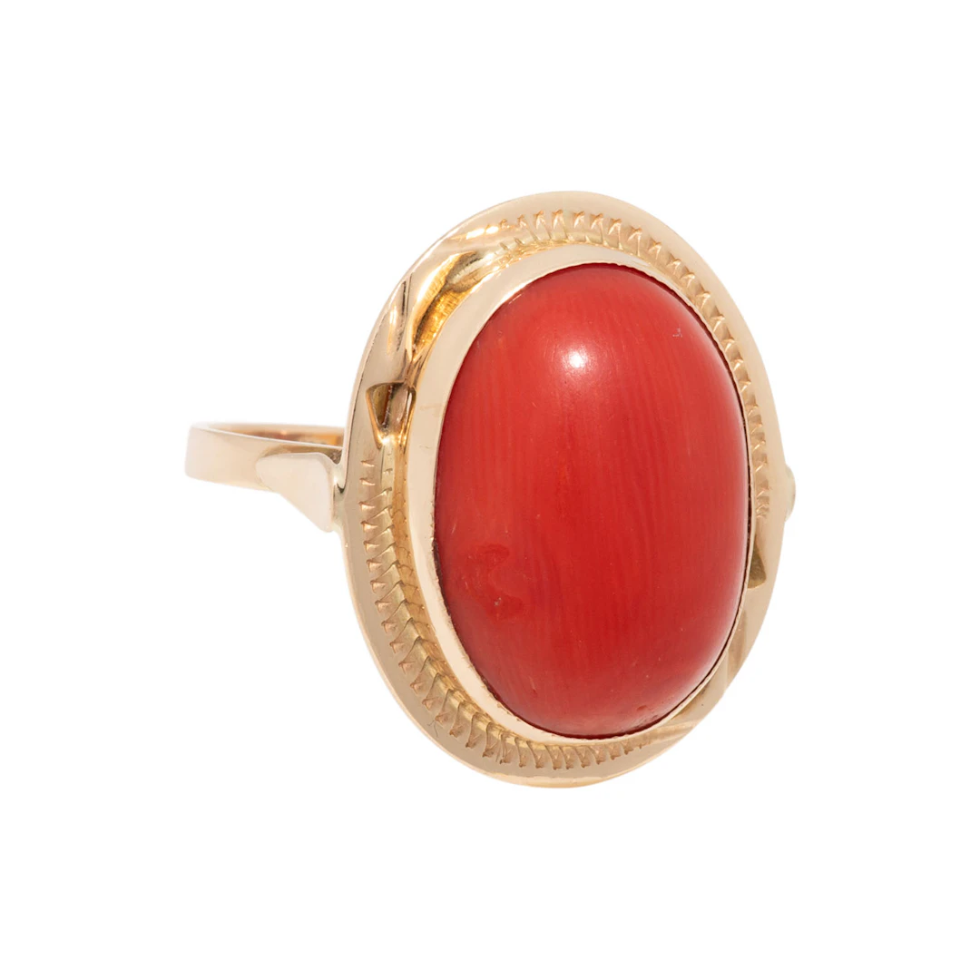 Ring mit Koralle