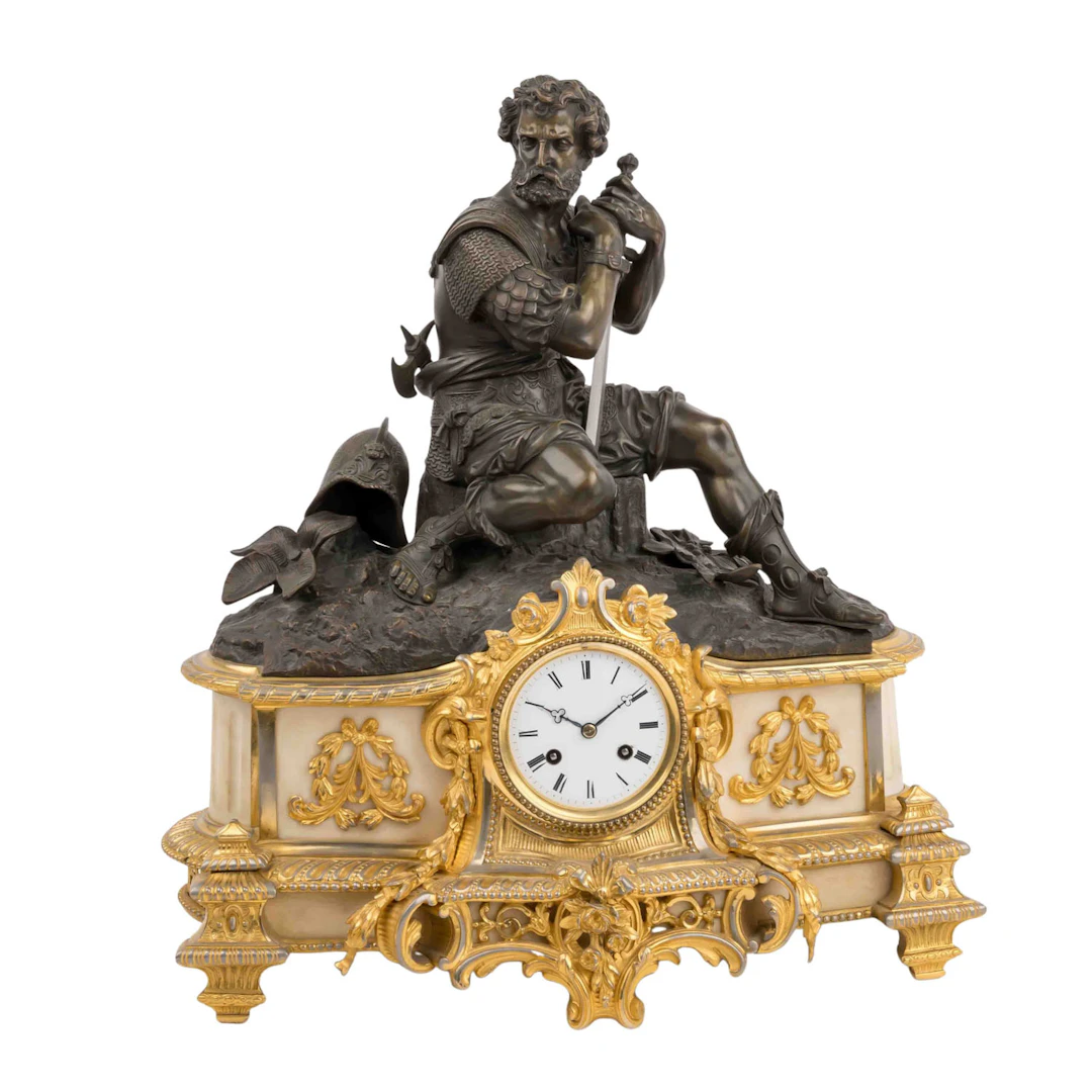 GROSSE PRUNKPENDULE MIT GLADIATORENFIGUR